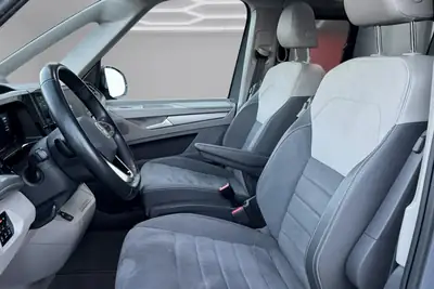 VW T7 Multivan 1.4 eHybrid Life — 7 places, hybride rechargeable, version longue — Miniatur 7