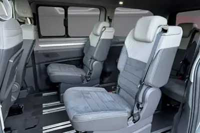 VW T7 Multivan 1.4 eHybrid Life — 7 places, hybride rechargeable, version longue — Miniatur 10