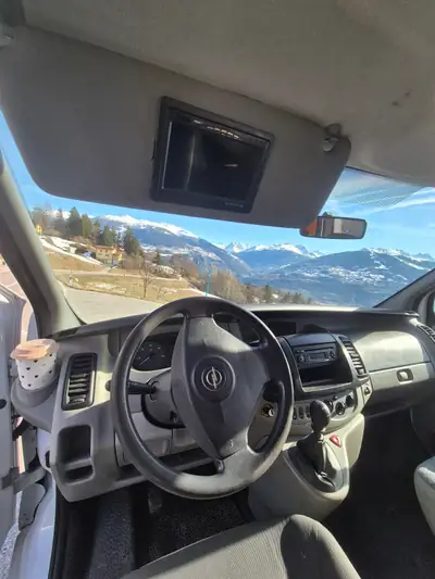 Opel Vivaro 2.5 CDTI 146 — Van aménagé robuste, sans sinistre, 187 000 km — Miniature 20