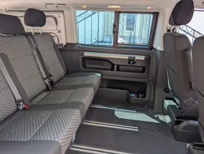VW T6.1 2.0 TDI 150 Beach Edition — Camping-car aménagé, 40'000 km seulement — rear view