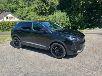 Peugeot 3008 1.2 PureTech Allure Pack — SUV élégant, 36'000 km seulement — exterior view