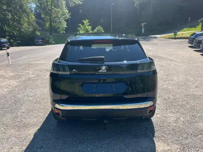 Peugeot 3008 1.2 PureTech Allure Pack — SUV élégant, 36'000 km seulement — interior