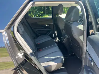 Peugeot 3008 1.2 PureTech Allure Pack — SUV élégant, 36'000 km seulement — detail