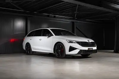 Skoda Octavia Combi RS 2.0 TSI — Break sportif haute performance, quasi neuf — détail