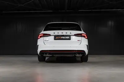 Skoda Octavia Combi RS 2.0 TSI — Break sportif haute performance, quasi neuf — Miniature 7