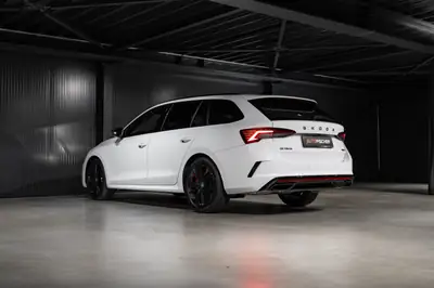 Skoda Octavia Combi RS 2.0 TSI — Break sportif haute performance, quasi neuf — Miniature 9