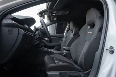 Skoda Octavia Combi RS 2.0 TSI — Break sportif haute performance, quasi neuf — Miniature 10