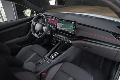 Skoda Octavia Combi RS 2.0 TSI — Break sportif haute performance, quasi neuf — Miniature 14