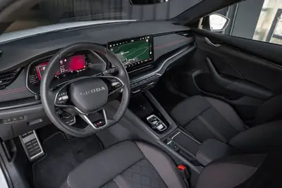 Skoda Octavia Combi RS 2.0 TSI — Break sportif haute performance, quasi neuf — Miniature 13