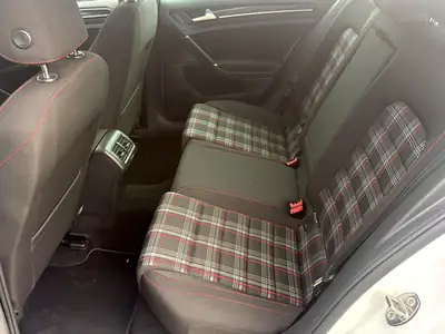 VW Golf 2.0 TSI GTI Performance DSG — sportivité authentique, entretien réduit — Miniature 13