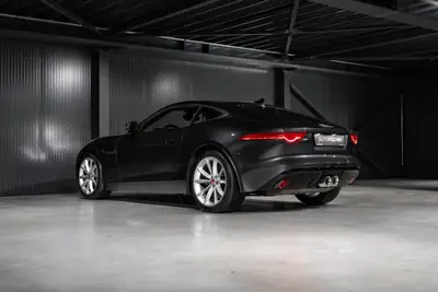 Jaguar F-Type Coupé 3.0 V6 S/C — Sportive britannique affûtée, 59 950 km seulement — Miniatura 9