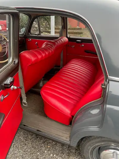Mercedes-Benz 190 B « Kleiner Ponton » 1961 — Berline de légende, sans accident — Miniatur 8