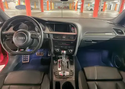 Audi S4 V6 TFSI Quattro — Break sportif 333 ch avec échappement racing et suspensions KW — Heckansicht