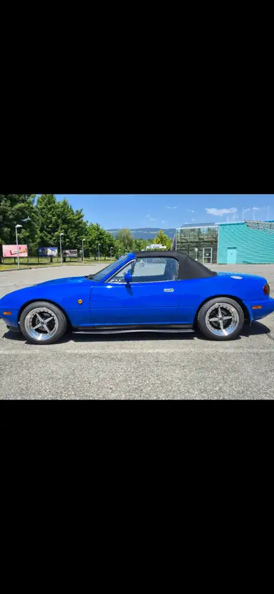 Mazda MX-5 NA 1.6i — Le roadster mythique des années 90, exempt d'accident — dashboard