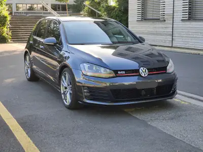 Volkswagen Golf 7 GTI Performance — 230 ch, DSG, design sportif affirmé — vue extérieure