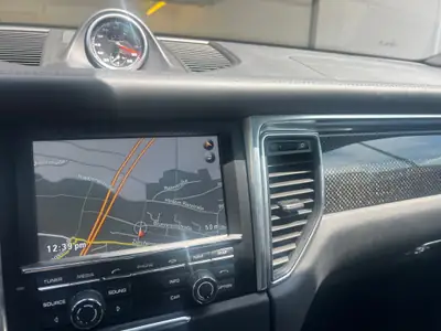 Porsche Macan 3.0 V6 S — SUV sportif premium, 340 ch et faible kilométrage — Miniature 10