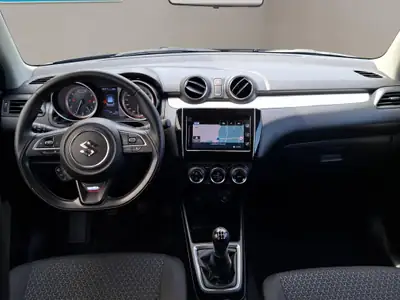 Suzuki Swift 1.2 Hybrid 4x4 — Citadine polyvalente et économe à faible kilométrage — Miniature 9