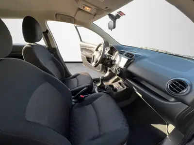 Mitsubishi Space Star 1.2 Inform 2024 — Citadine pratique, 15 800 km seulement — Miniature 15