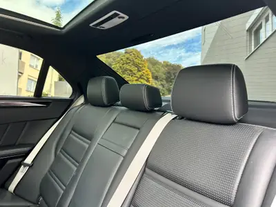 Mercedes-Benz E 63 AMG — Berline de prestige 585 ch, 4x4 intégral — Miniatur 9
