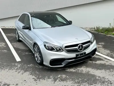 Mercedes-Benz E 63 AMG — Berline de prestige 585 ch, 4x4 intégral — Miniatur 12