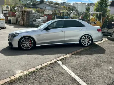 Mercedes-Benz E 63 AMG — Berline de prestige 585 ch, 4x4 intégral — Miniatur 13