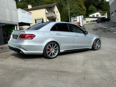 Mercedes-Benz E 63 AMG — Berline de prestige 585 ch, 4x4 intégral — Miniatur 14