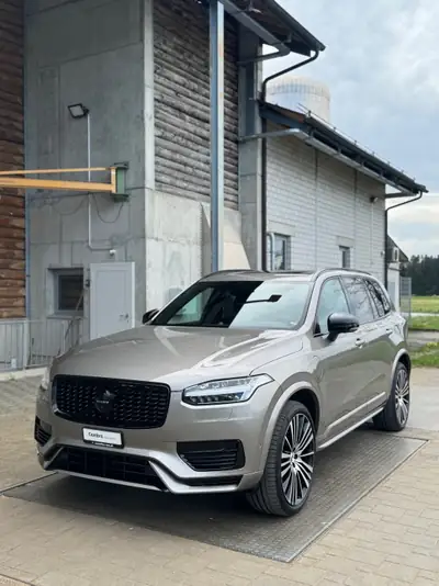 Volvo XC90 T8 eAWD R-Design — SUV 7 places hybride rechargeable, 33'800 km — vue extérieure