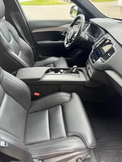Volvo XC90 T8 eAWD R-Design — SUV 7 places hybride rechargeable, 33'800 km — Miniature 28