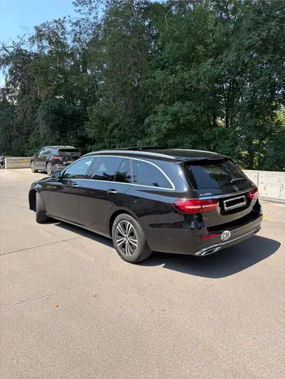 Mercedes-Benz E 200 Avantgarde 4matic — Break hybride mild, 71 000 km, design premium — cruscotto