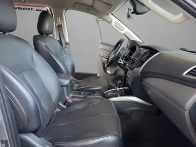 FIAT Fullback LX 2.4 MJ — Pick-up robuste 4WD, diesel économe et sans sinistre — Miniature 9