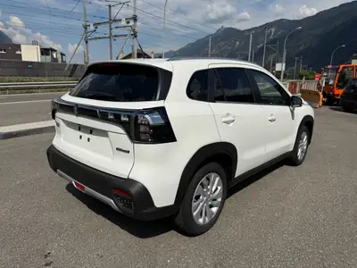 Suzuki S-Cross 1.4T 4x4 — SUV polyvalent hybride essence, neuf de Suisse — dettaglio