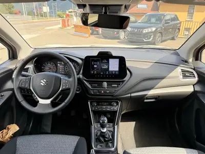 Suzuki S-Cross 1.4T 4x4 — SUV polyvalent hybride essence, neuf de Suisse — Miniatura 9