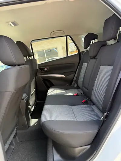 Suzuki S-Cross 1.4T 4x4 — SUV polyvalent hybride essence, neuf de Suisse — Miniatura 12