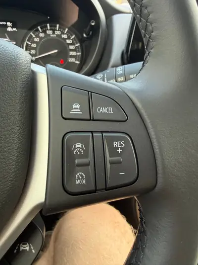 Suzuki S-Cross 1.4T 4x4 — SUV polyvalent hybride essence, neuf de Suisse — Miniatura 13