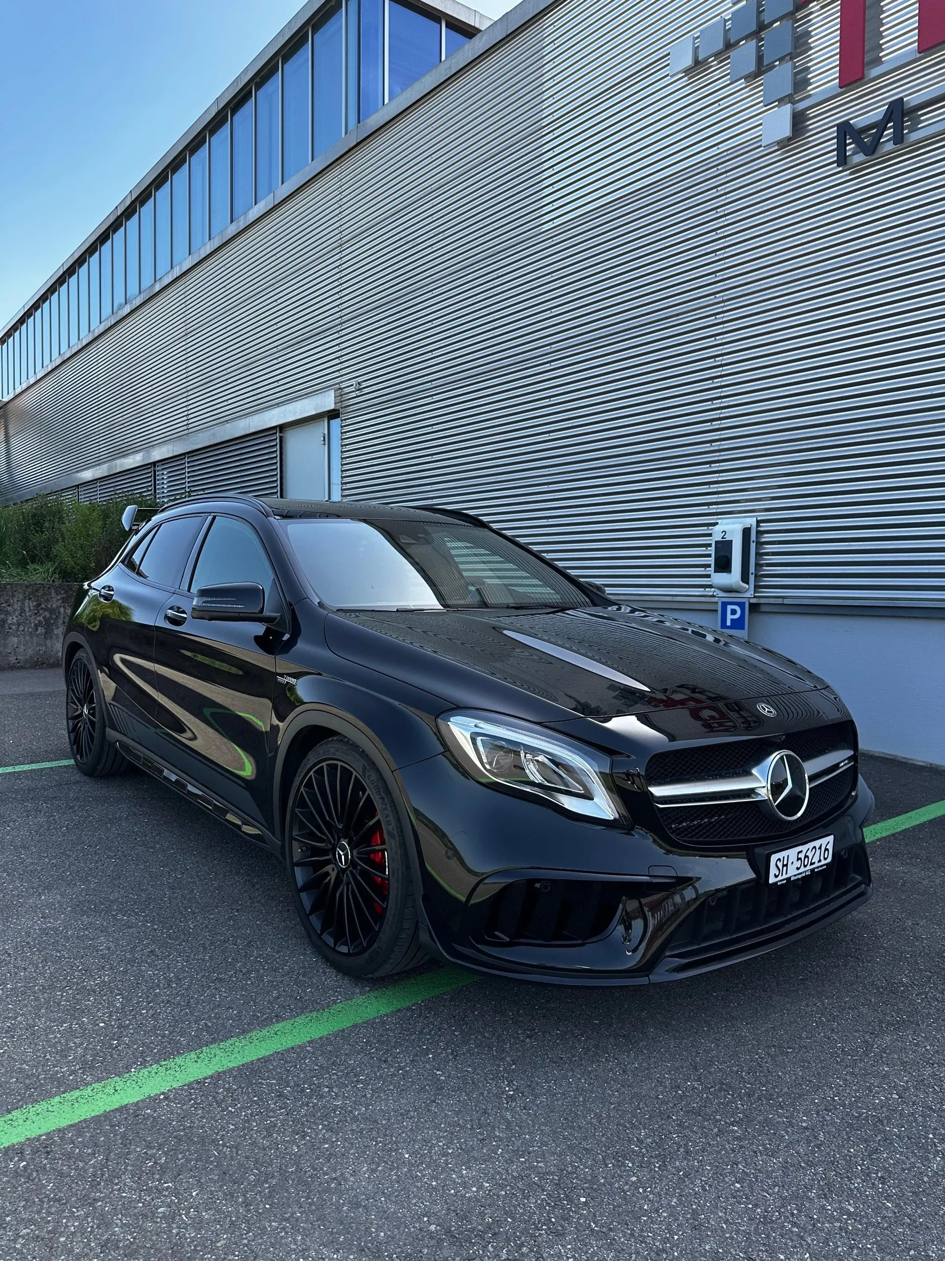 Mercedes-Benz GLA 45 AMG — SUV compact haute performance, 381 ch et traction intégrale — Außenansicht