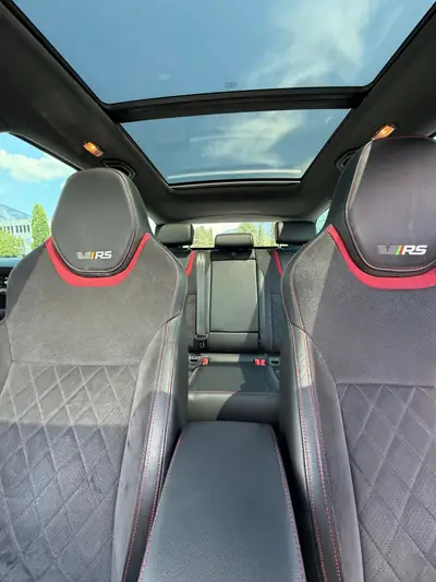 Skoda Octavia 2.0 TDI RS 184 ch 4x4 — Monospace robuste, transmission DSG, équipée hivernale — interior