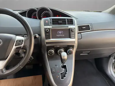 Toyota Verso 1.8 Luna Multidrive S — Monospace 7 places, fiable et équipé — Miniature 13