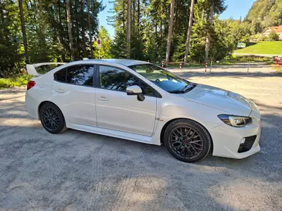 Subaru WRX STI 2.5 Sport S — Berline sportive intégrale, 301 ch, boîte manuelle — Armaturenbrett