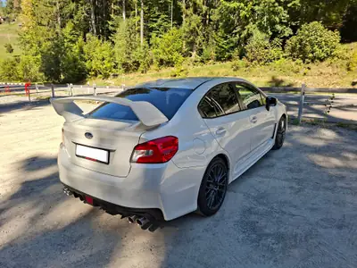 Subaru WRX STI 2.5 Sport S — Berline sportive intégrale, 301 ch, boîte manuelle — Innenraum