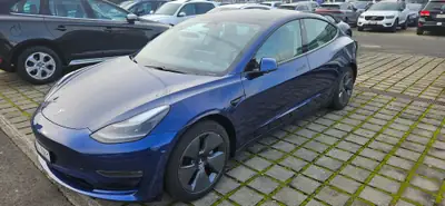 Tesla Model 3 Long Range Dual Motor — Électrique performante, 497 ch et zéro émission — intérieur