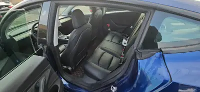 Tesla Model 3 Long Range Dual Motor — Électrique performante, 497 ch et zéro émission — Miniature 10