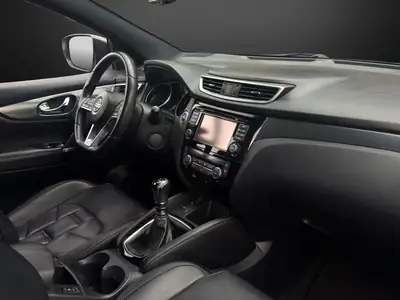 Nissan Qashqai 1.6 dCi Tekna+ — SUV 4x4 robuste, première main, entretien complet — Miniature 10