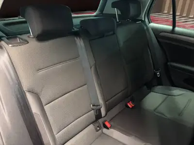 VW Golf 1.0 TSI Comfortline DSG — Compacte citadine efficace, 74000 km seulement — Miniature 9