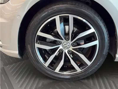 VW Golf 1.0 TSI Comfortline DSG — Compacte citadine efficace, 74000 km seulement — Miniature 13