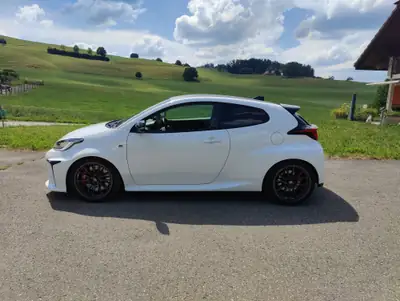 Toyota GR Yaris 1.6 Turbo Sport 4x4 — Performance sportive et polyvalence tout-terrain — vue extérieure