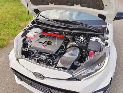 Toyota GR Yaris 1.6 Turbo Sport 4x4 — Performance sportive et polyvalence tout-terrain — Miniature 9