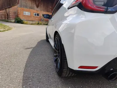 Toyota GR Yaris 1.6 Turbo Sport 4x4 — Performance sportive et polyvalence tout-terrain — Miniature 7