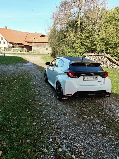 Toyota GR Yaris 1.6 Turbo Sport 4x4 — Performance sportive et polyvalence tout-terrain — Miniature 13