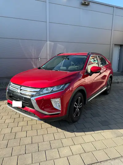 Mitsubishi Eclipse Cross 1.5 T Value — SUV compact 4×4, équipé et affûté — exterior view