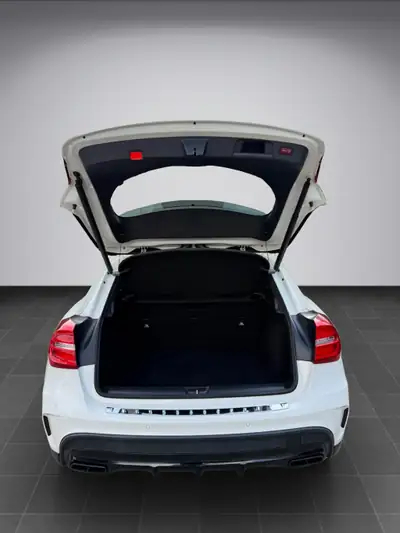 Mercedes-AMG GLA 45 4Matic — SUV haute performance, 360 ch et équipement premium — Miniature 17